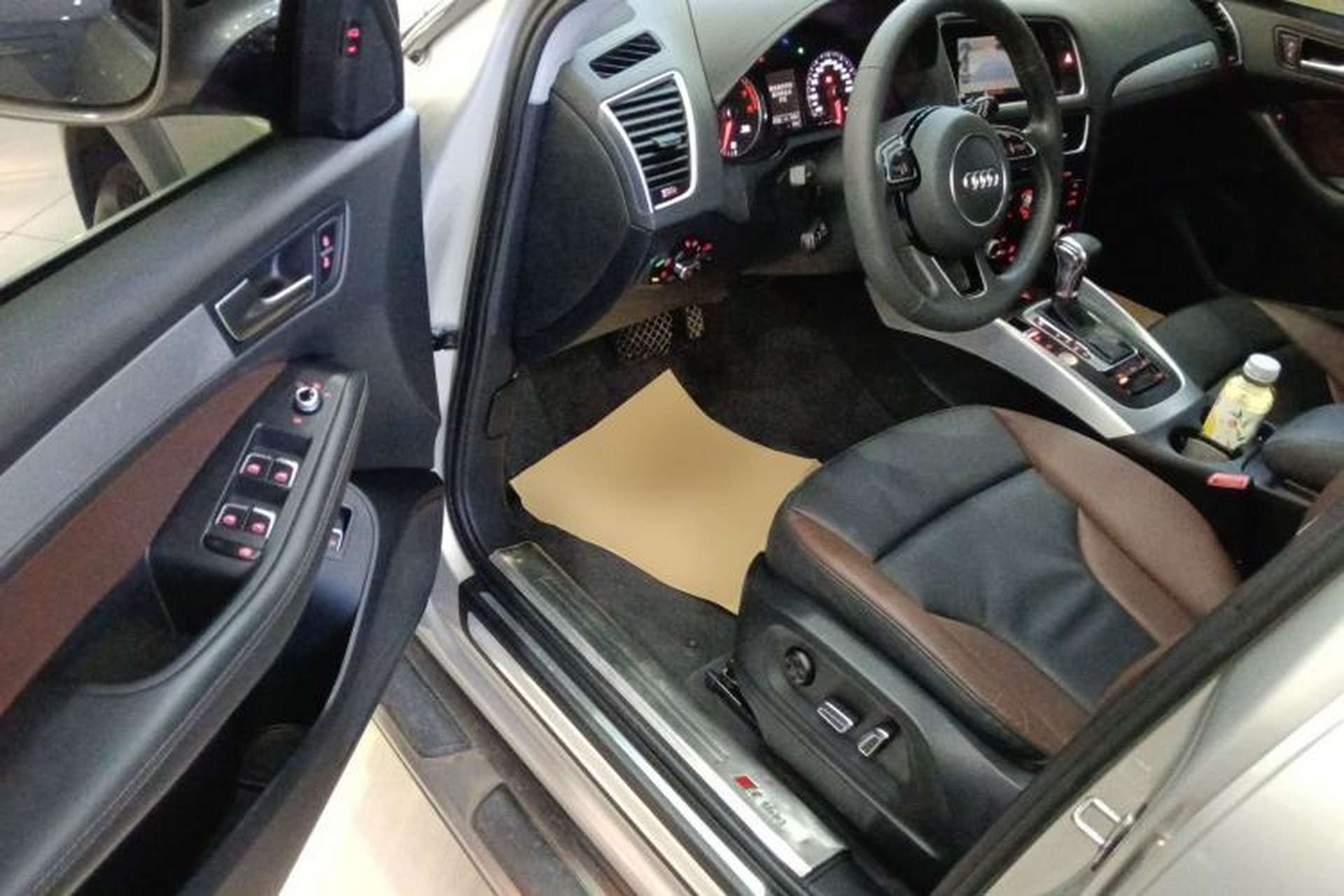 Used Audi Q5 2018 Collector's Edition 40 TFSI Technology Model Driver Seat