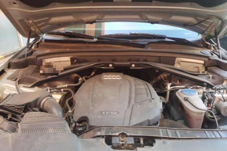 Used Audi Q5 2018 Collector's Edition 40 TFSI Technology Model Engine Bay