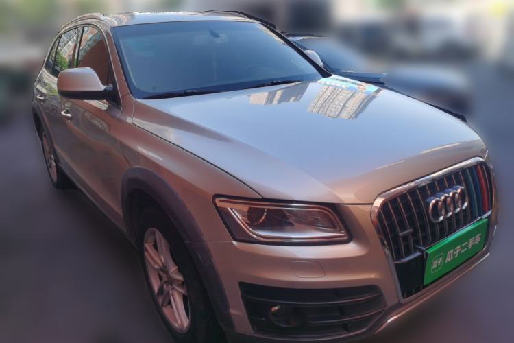 Used Audi Q5 2018 Collector's Edition 40 TFSI Technology Model Front Right 45 Deg