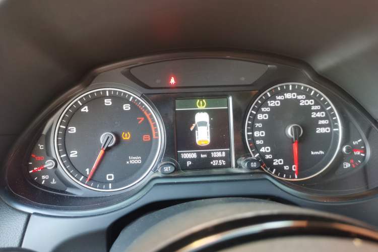Used Audi Q5 2018 Collector's Edition 40 TFSI Technology Model Instrument Cluster