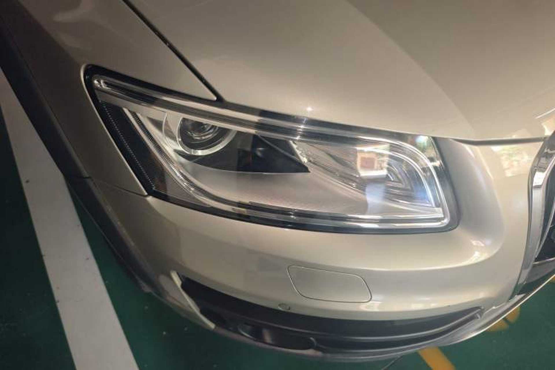 Used Audi Q5 2018 Collector's Edition 40 TFSI Technology Model Right Front Headlight
