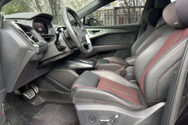 Used Audi Q5 e-tron 2023 40 e-tron Starry Edition Black Warrior Version Interior 3