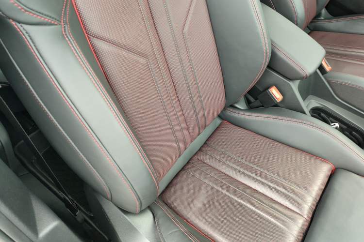 Used Audi Q5 e-tron 2023 40 e-tron Starry Edition Black Warrior Version Right Front Seat