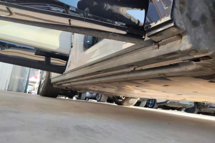 Used Audi Q5 e-tron 2022 40 e-tron Starlight Edition Mech Kit Right Side Sill
