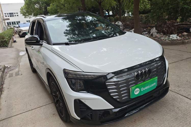 Used Audi Q5 e-tron 2022 40 e-tron Starlight Edition Mech Kit Exterior 2