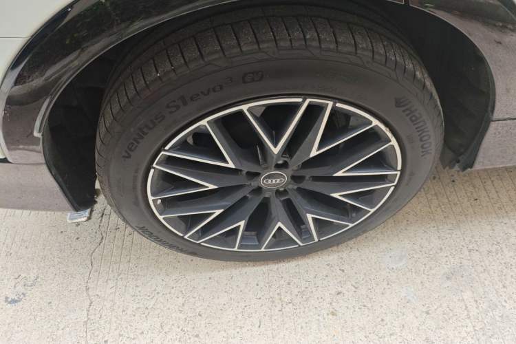 Used Audi Q5 e-tron 2022 40 e-tron Starlight Edition Mech Kit Exterior 8