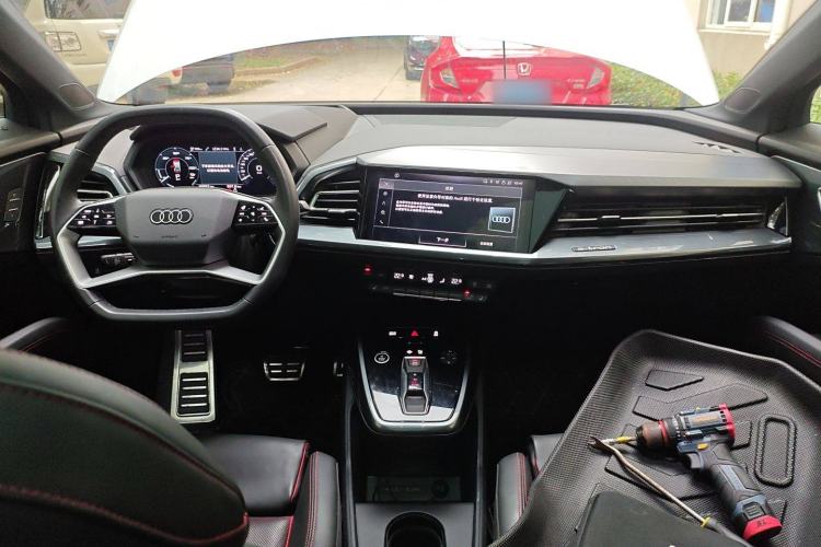 Used Audi Q5 e-tron 2022 40 e-tron Starlight Edition Mech Kit Interior 2