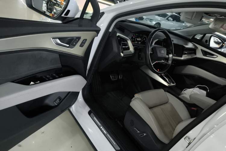 Used Audi Q5 e-tron 2023 40 e-tron Starry Edition Luxury Package Interior 3