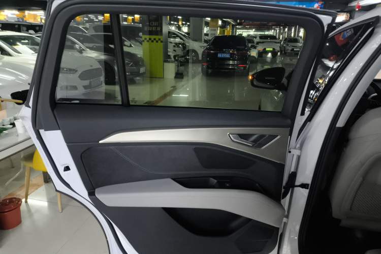 Used Audi Q5 e-tron 2023 40 e-tron Starry Edition Luxury Package Interior 8