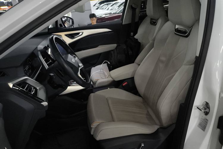Used Audi Q5 e-tron 2023 40 e-tron Starry Edition Luxury Package Left Front Seat