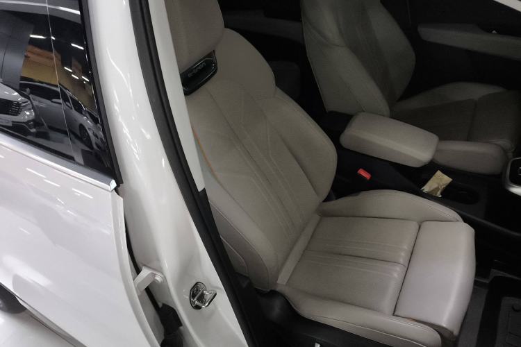 Used Audi Q5 e-tron 2023 40 e-tron Starry Edition Luxury Package Right Front Seat