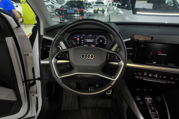 Used Audi Q5 e-tron 2023 40 e-tron Starry Edition Luxury Package Steering Wheel