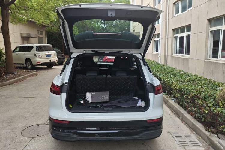 Used Audi Q5 e-tron 2022 40 e-tron Starlight Edition Mech Kit Trunk
