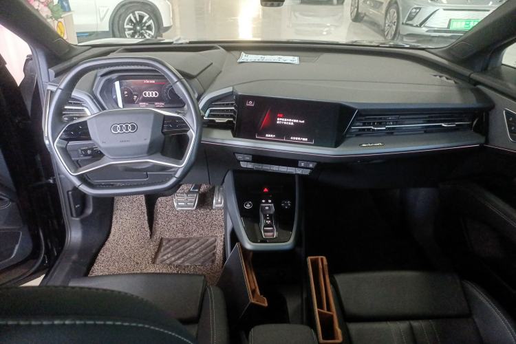 Used Audi Q5 e-tron 2022 40 e-tron Starry Edition Luxury Package Center Console