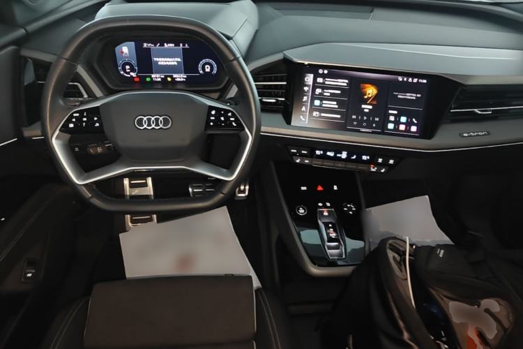 Used Audi Q5 e-tron 2022 40 e-tron Starry Edition Luxury Package Center Console