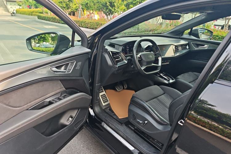 Used Audi Q5 e-tron 2022 50 e-tron quattro Glory Edition Mecha Kit Sun-Chasing Version Driver Seat