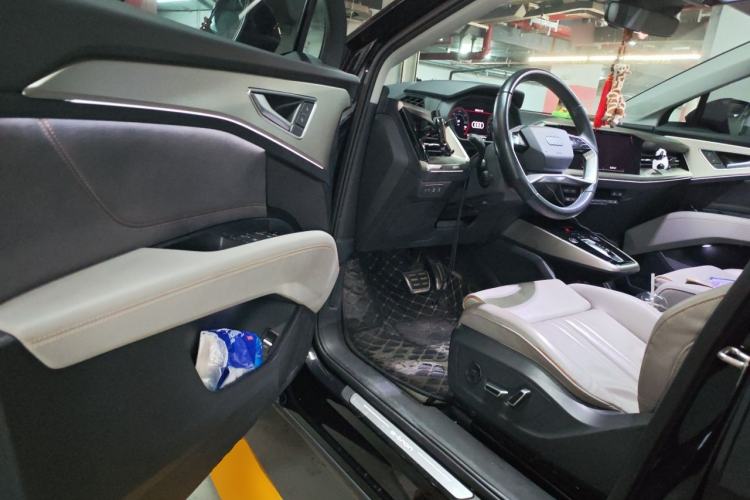 Used Audi Q5 e-tron 2022 40 e-tron Starry Edition Luxury Package Driver Seat