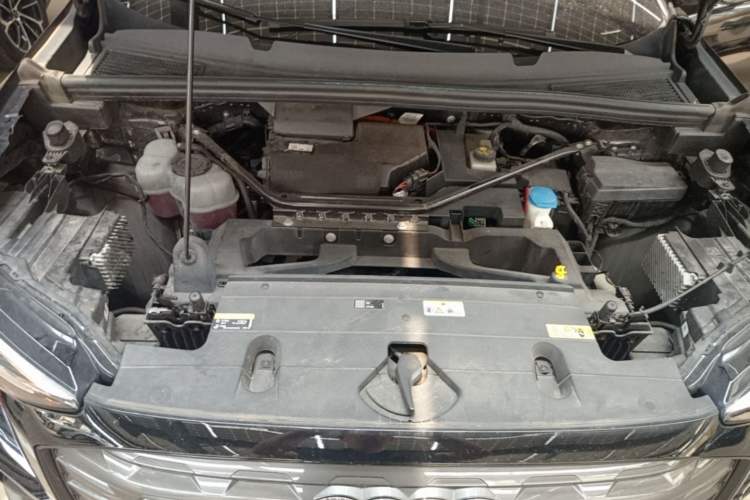 Used Audi Q5 e-tron 2022 40 e-tron Starlight Edition Mech Kit Engine Bay