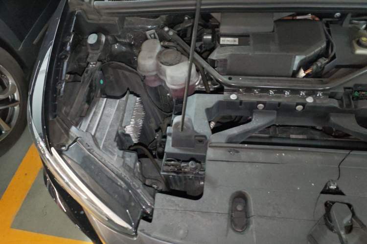 Used Audi Q5 e-tron 2022 40 e-tron Starry Edition Luxury Package Engine Bay Right