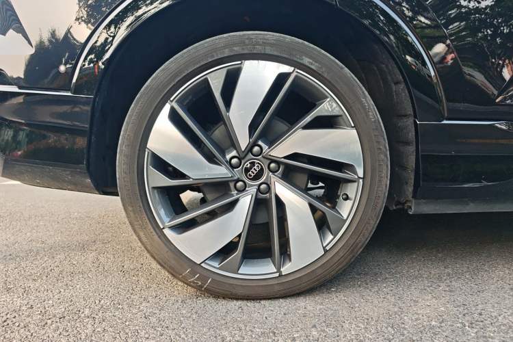 Used Audi Q5 e-tron 2022 50 e-tron quattro Glory Edition Mecha Kit Sun-Chasing Version Exterior 4