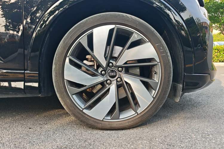 Used Audi Q5 e-tron 2022 50 e-tron quattro Glory Edition Mecha Kit Sun-Chasing Version Exterior 5