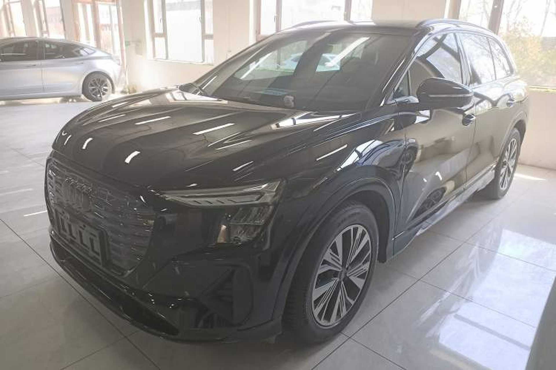 Used Audi Q5 e-tron 2022 40 e-tron Starry Edition Luxury Package Front Left 45 Deg