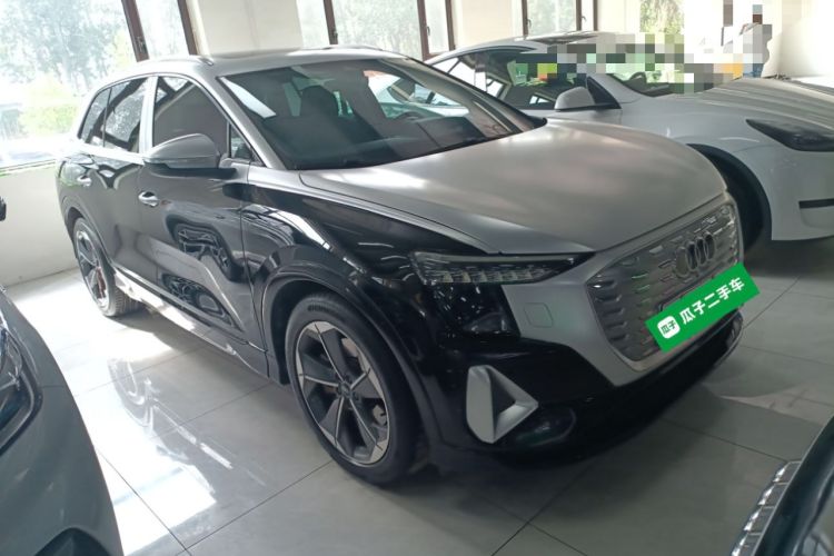 Used Audi Q5 e-tron 2022 40 e-tron Starry Edition Luxury Package Front Right 45 Deg
