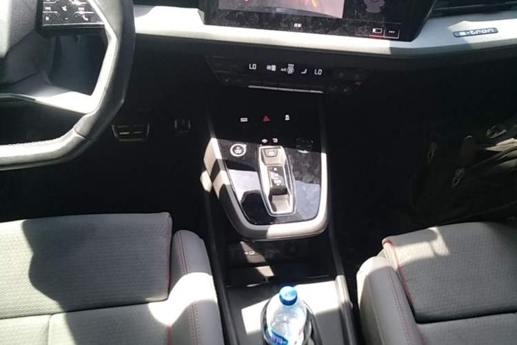 Used Audi Q5 e-tron 2022 40 e-tron Starlight Edition Mech Kit Gear Lever