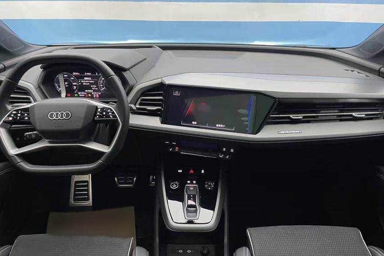 Used Audi Q5 e-tron 2022 40 e-tron Starlight Edition Mech Kit Interior 1