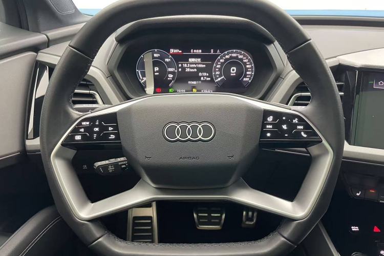 Used Audi Q5 e-tron 2022 40 e-tron Starlight Edition Mech Kit Interior 2