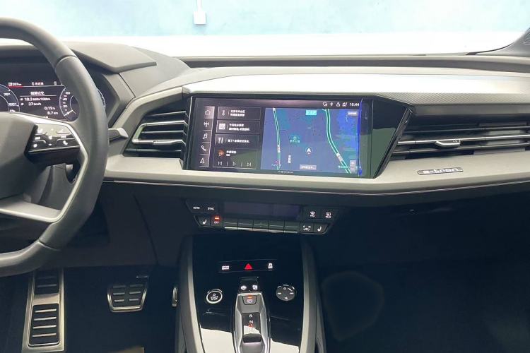 Used Audi Q5 e-tron 2022 40 e-tron Starlight Edition Mech Kit Interior 3