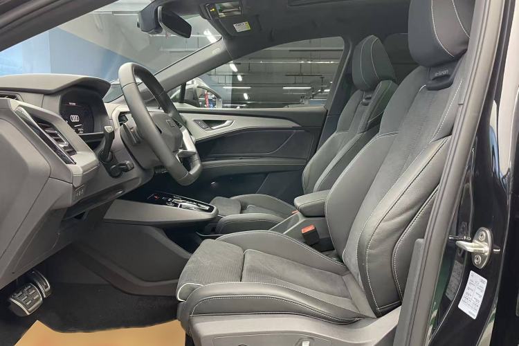 Used Audi Q5 e-tron 2022 40 e-tron Starlight Edition Mech Kit Interior 6