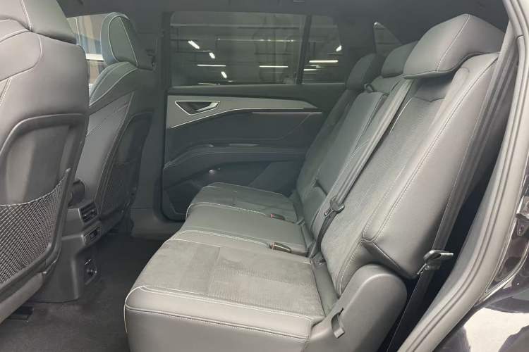 Used Audi Q5 e-tron 2022 40 e-tron Starlight Edition Mech Kit Interior 8
