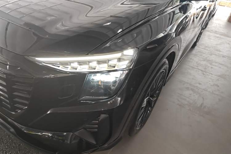 Used Audi Q5 e-tron 2022 40 e-tron Starry Edition Luxury Package Left Front Headlight