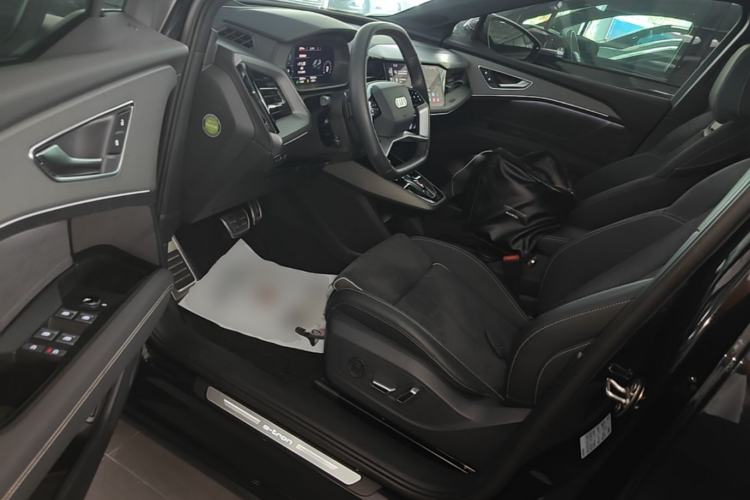 Used Audi Q5 e-tron 2022 40 e-tron Starry Edition Luxury Package Left Front Seat