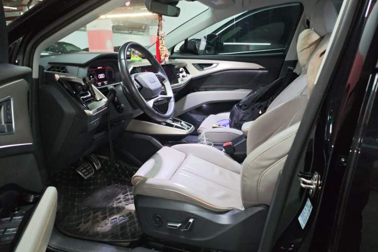 Used Audi Q5 e-tron 2022 40 e-tron Starry Edition Luxury Package Left Front Seat