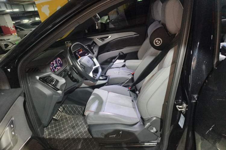 Used Audi Q5 e-tron 2022 40 e-tron Starlight Edition Mech Kit Left Front Seat