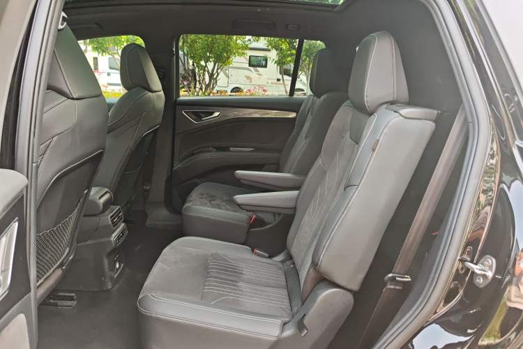 Used Audi Q5 e-tron 2022 50 e-tron quattro Glory Edition Mecha Kit Sun-Chasing Version Left Rear Seat
