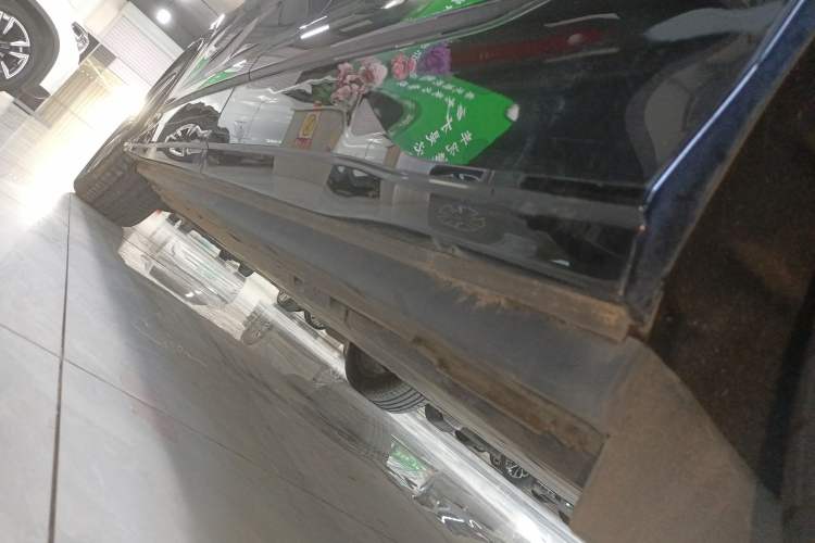 Used Audi Q5 e-tron 2022 40 e-tron Starry Edition Luxury Package Left Side Sill
