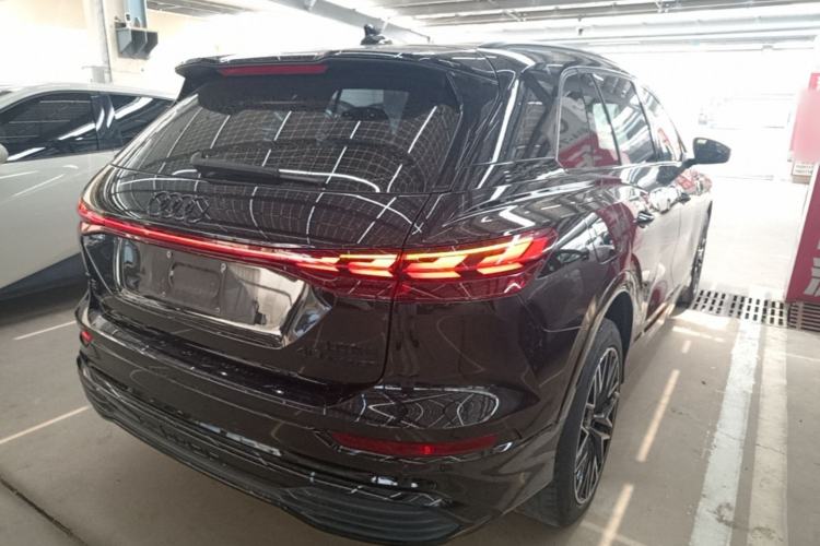Used Audi Q5 e-tron 2022 40 e-tron Starlight Edition Mech Kit Rear Right 45 Deg