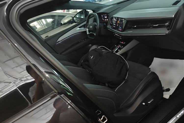 Used Audi Q5 e-tron 2022 40 e-tron Starry Edition Luxury Package Right Front Seat