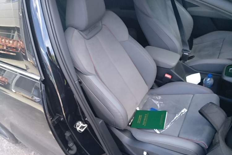 Used Audi Q5 e-tron 2022 40 e-tron Starlight Edition Mech Kit Right Front Seat