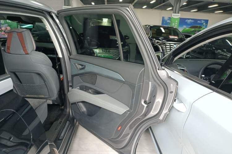 Used Audi Q5 e-tron 2022 40 e-tron Starry Edition Luxury Package Right Rear Door Interior