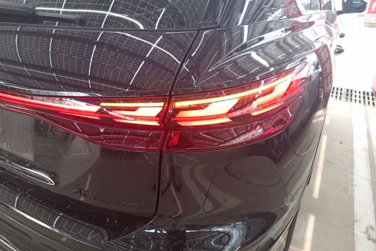 Used Audi Q5 e-tron 2022 40 e-tron Starlight Edition Mech Kit Right Rear Taillight