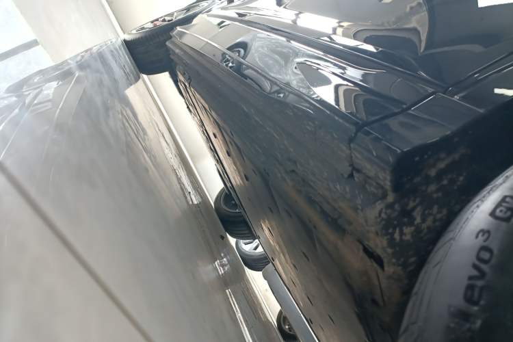 Used Audi Q5 e-tron 2022 40 e-tron Starry Edition Luxury Package Right Side Sill