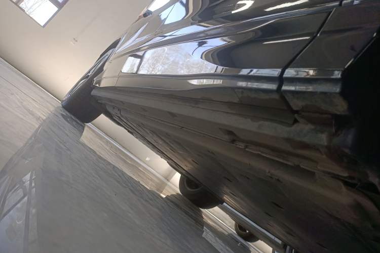 Used Audi Q5 e-tron 2022 40 e-tron Starry Edition Luxury Package Right Side Sill