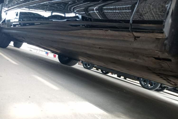 Used Audi Q5 e-tron 2022 40 e-tron Starlight Edition Mech Kit Right Side Sill