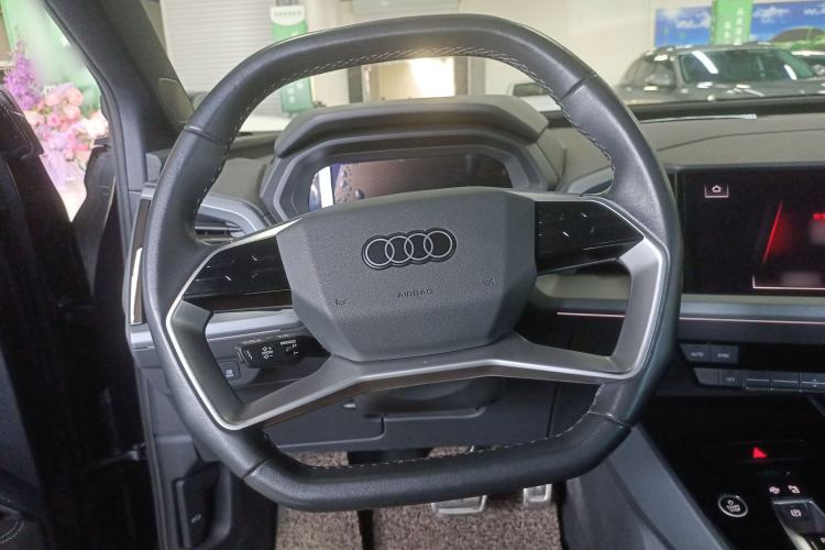 Used Audi Q5 e-tron 2022 40 e-tron Starry Edition Luxury Package Steering Wheel