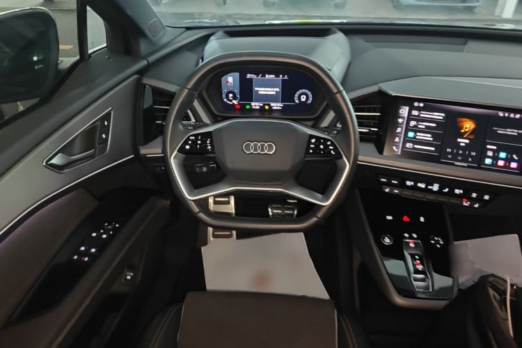 Used Audi Q5 e-tron 2022 40 e-tron Starry Edition Luxury Package Steering Wheel