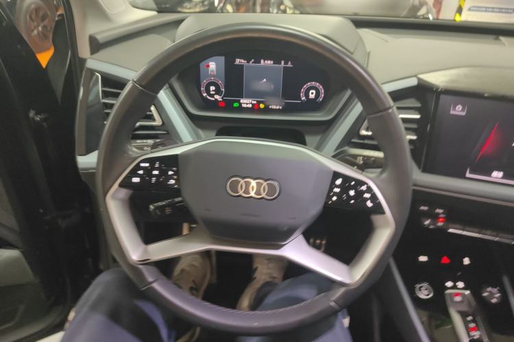 Used Audi Q5 e-tron 2022 40 e-tron Starry Edition Luxury Package Steering Wheel